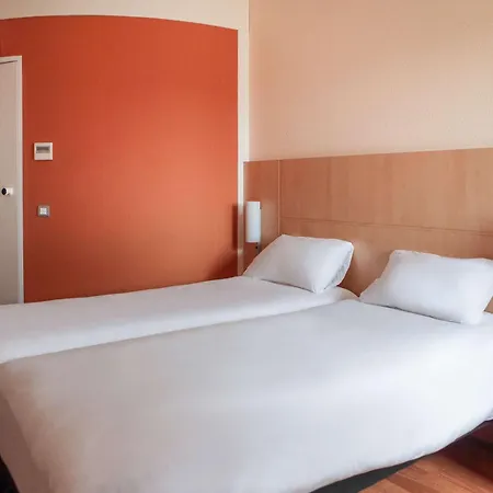 Ibis Beauvais Aeroport Hotel Exterior photo